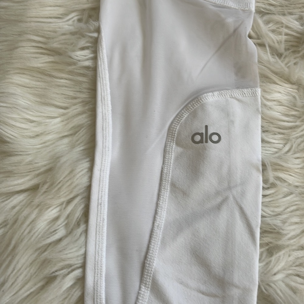 Alo Yoga
HIGH-WAIST COAST CAPRI - white - Picture 7 of 7